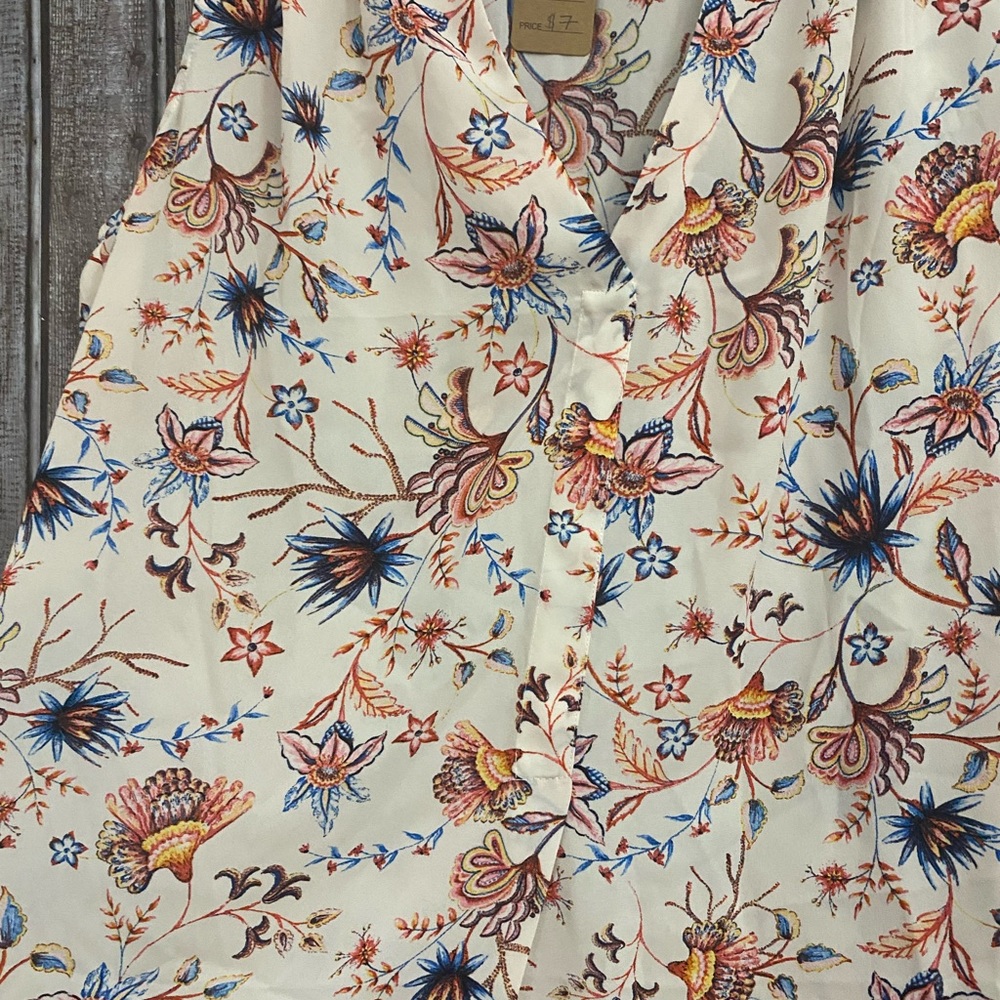 ☀️Chiffon Flower Tank - Picture 3 of 4